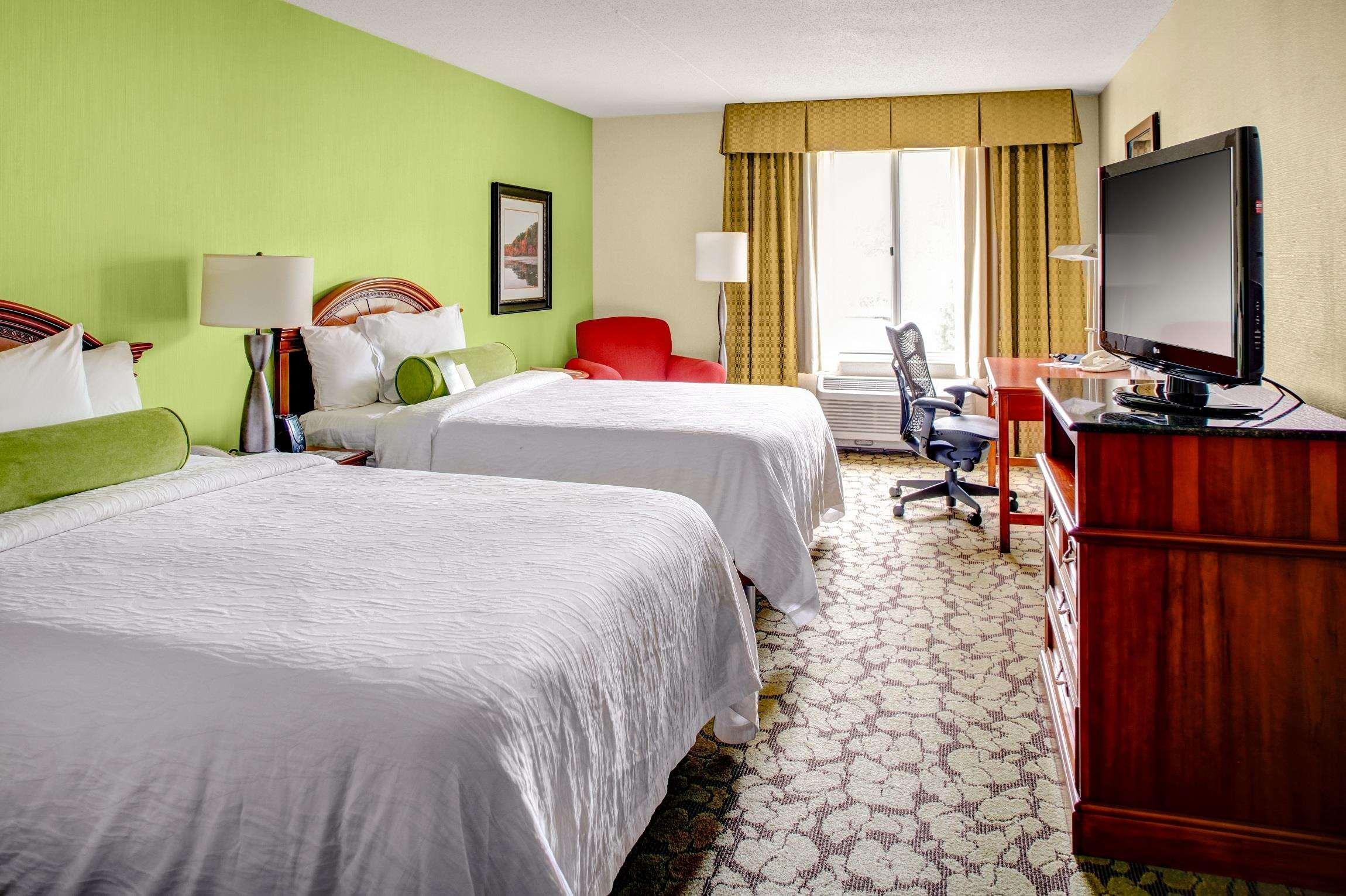 Hilton Garden Inn Danbury Exterior photo