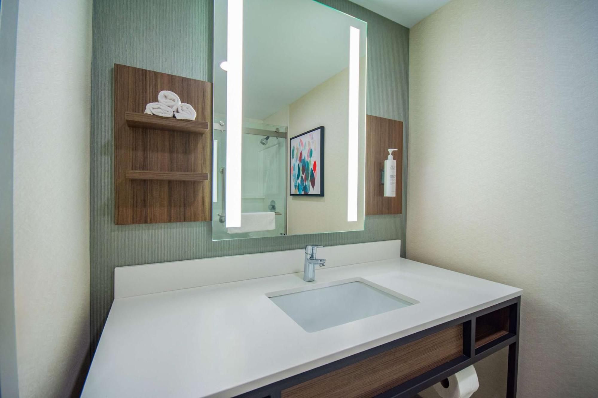 Hilton Garden Inn Danbury Exterior photo