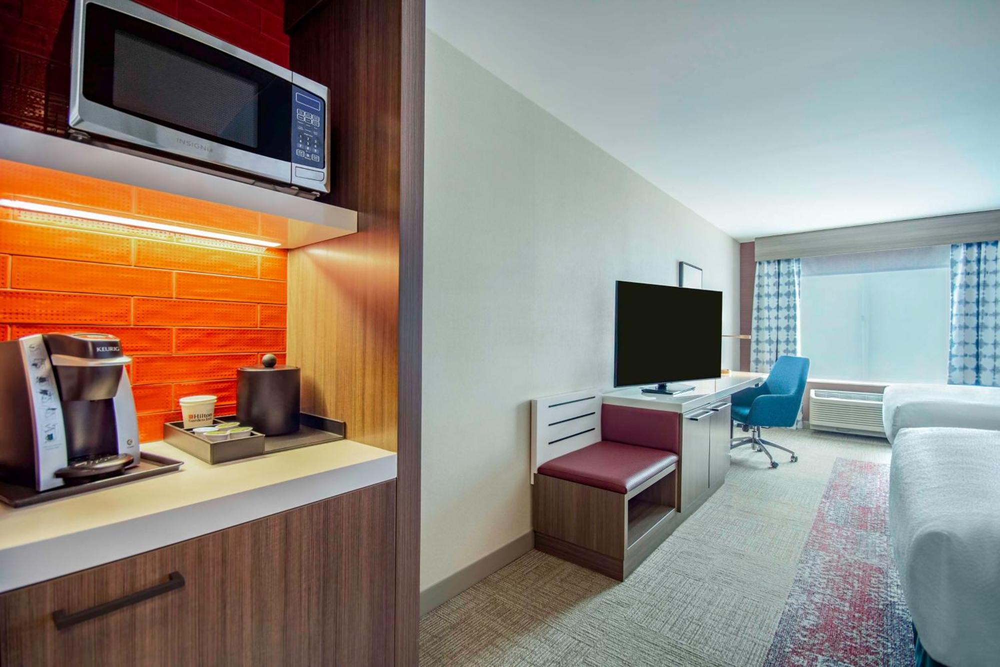 Hilton Garden Inn Danbury Exterior photo