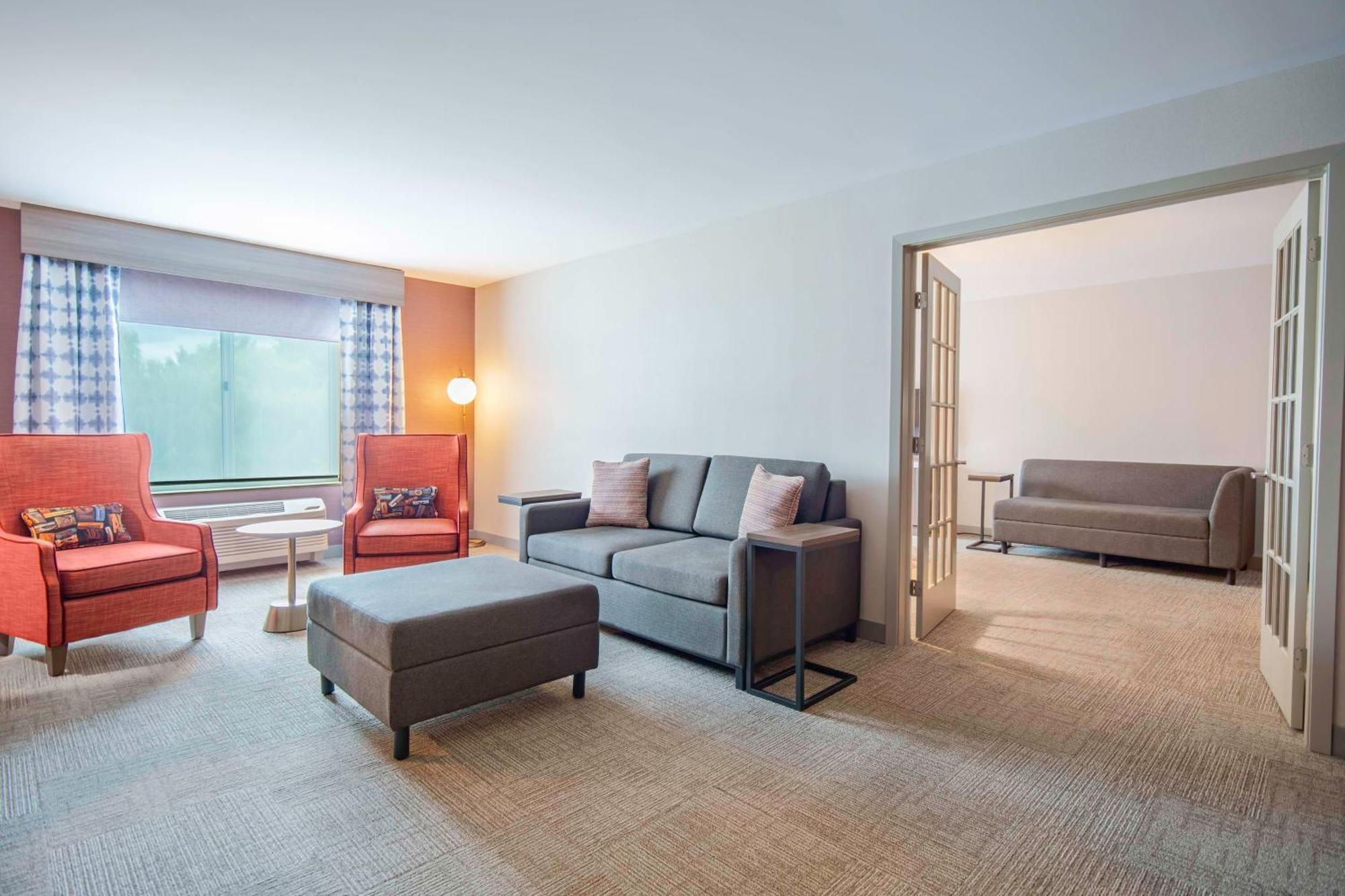Hilton Garden Inn Danbury Exterior photo