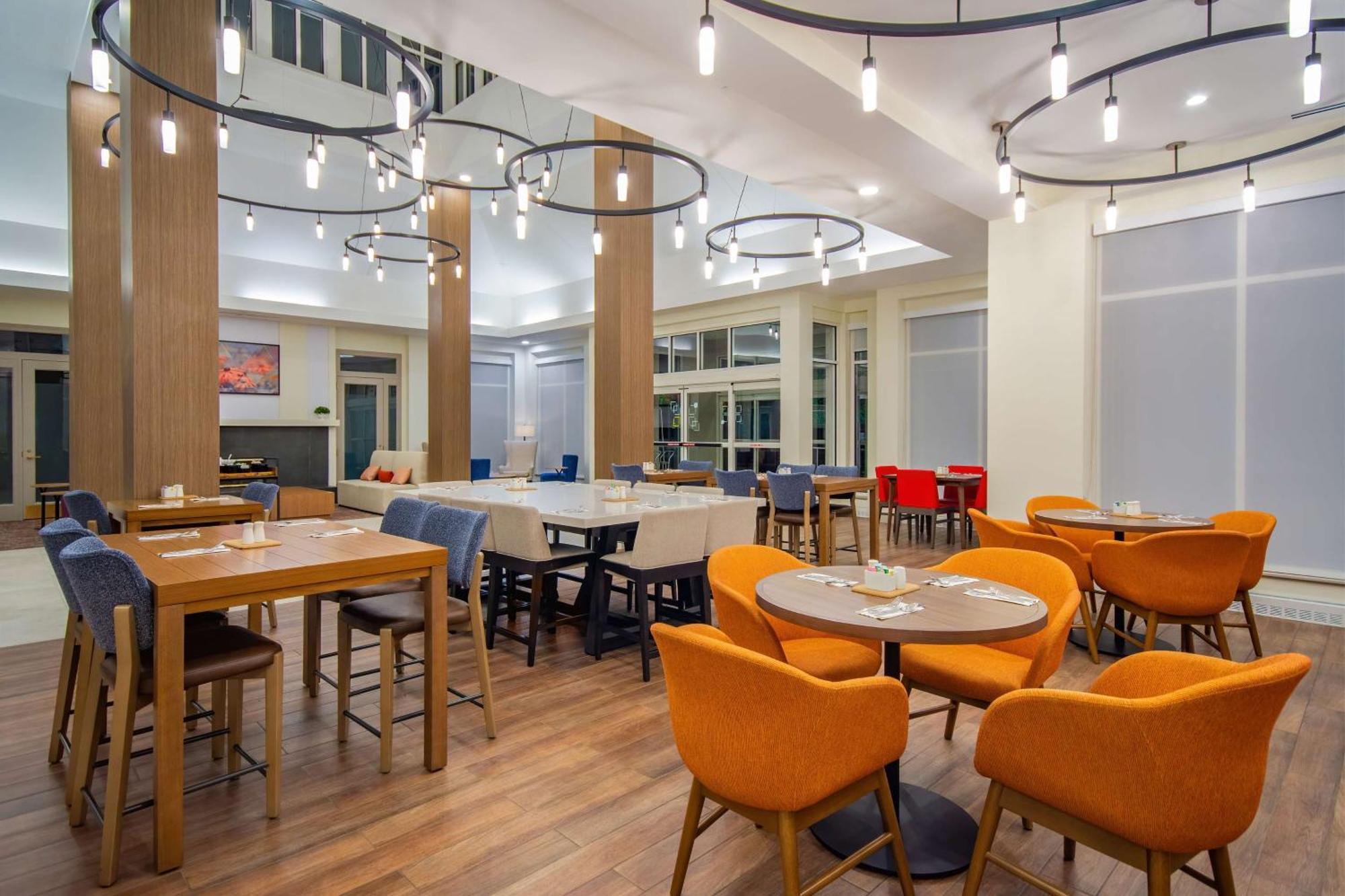 Hilton Garden Inn Danbury Exterior photo
