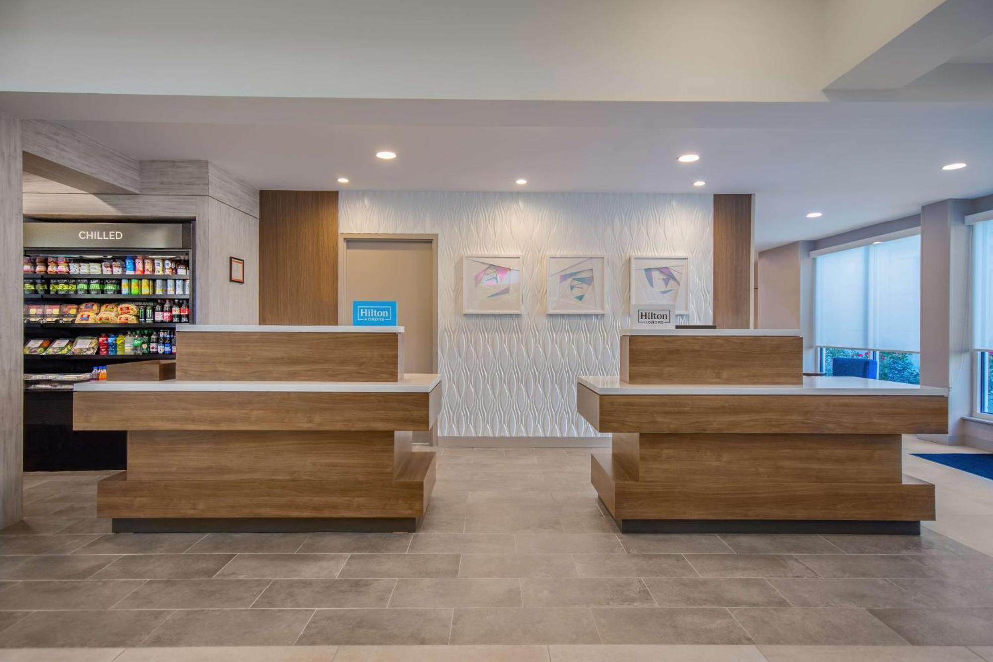 Hilton Garden Inn Danbury Exterior photo