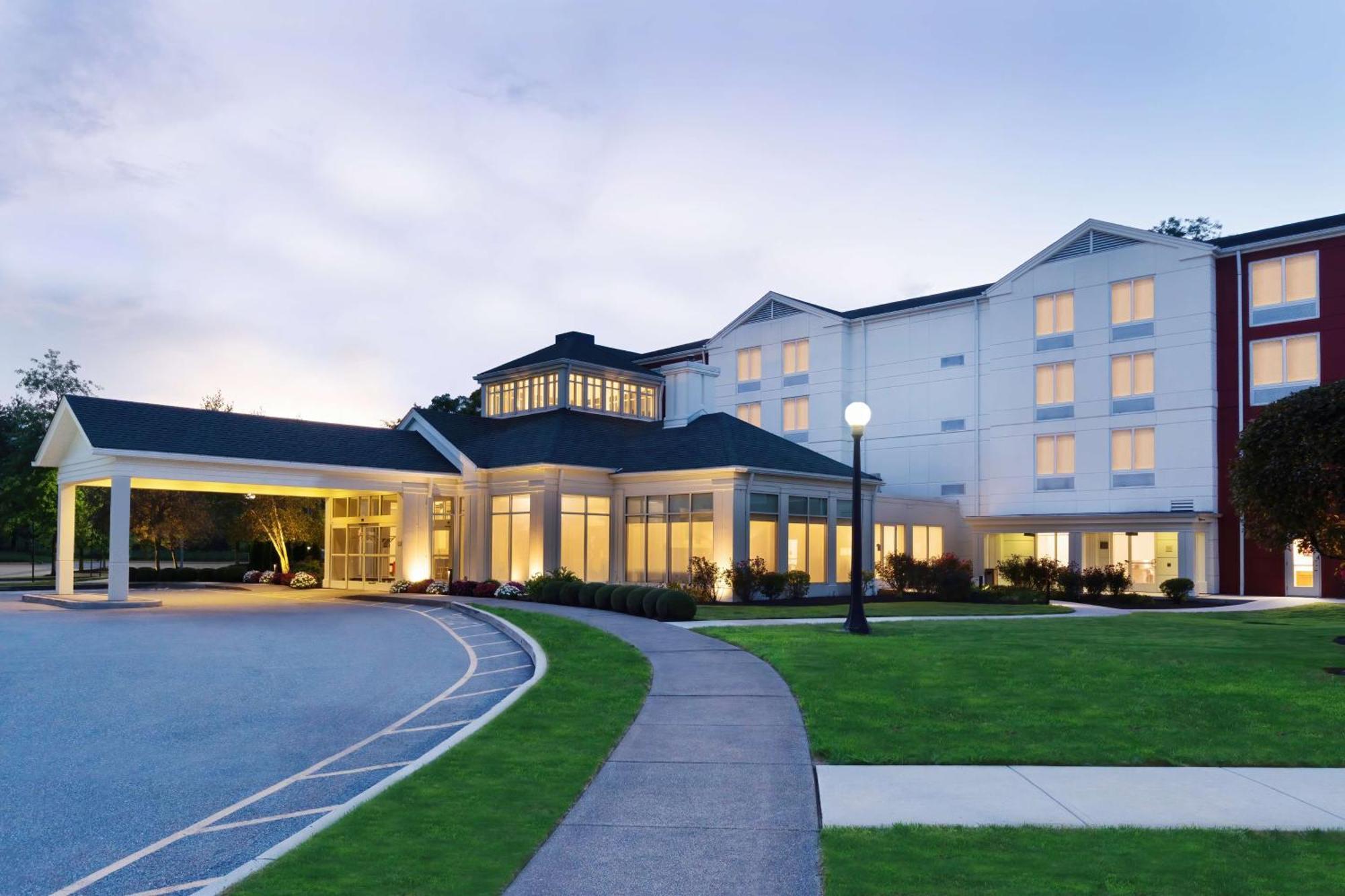 Hilton Garden Inn Danbury Exterior photo